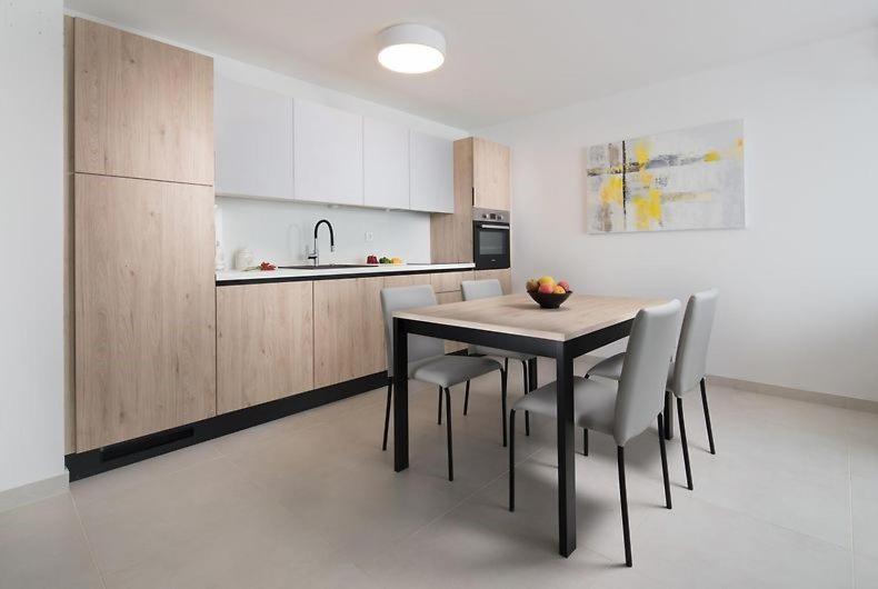 אומאג Edra Suite Apartment מראה חיצוני תמונה