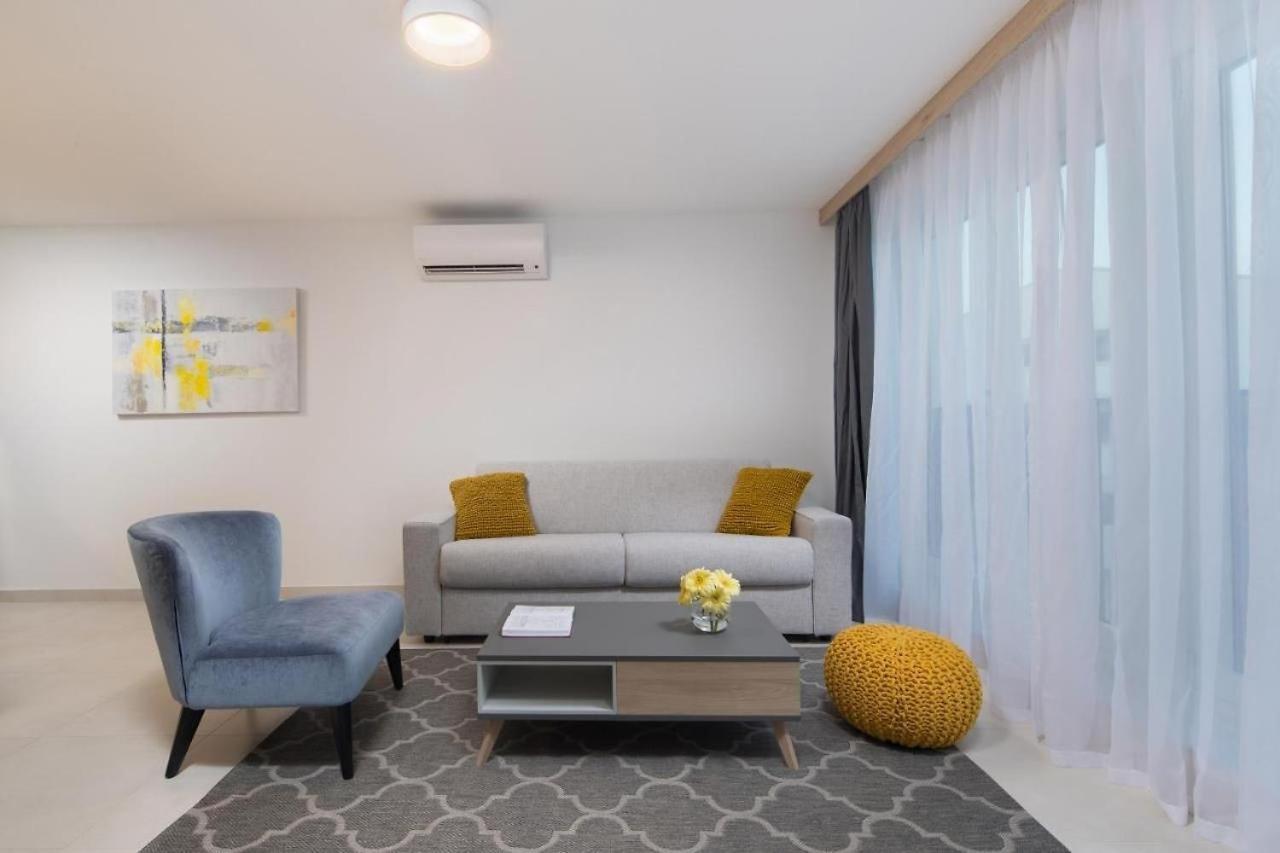 אומאג Edra Suite Apartment מראה חיצוני תמונה