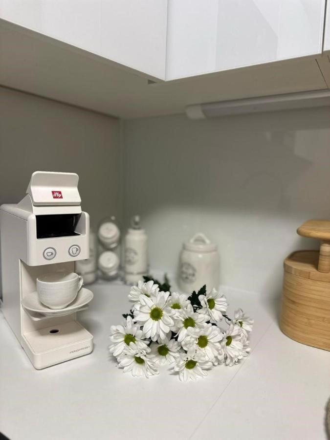 אומאג Edra Suite Apartment מראה חיצוני תמונה